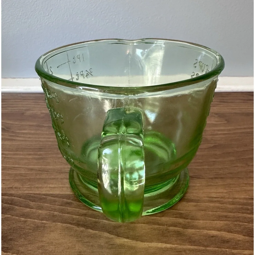 Hazel-Atlas Measuring Cup 2 Cup Green Uranium Glass UV Reactive Vintage